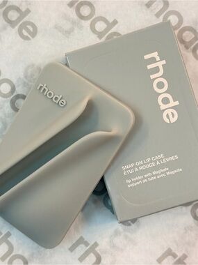 RHODE Sage Silicone Snap-On Lip Case with Lip Holder